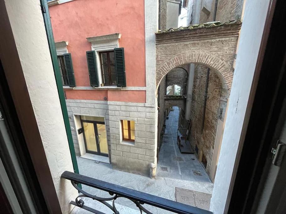 A Due Passi Da Piazza Grande Apartment Montepulciano Bagian luar foto