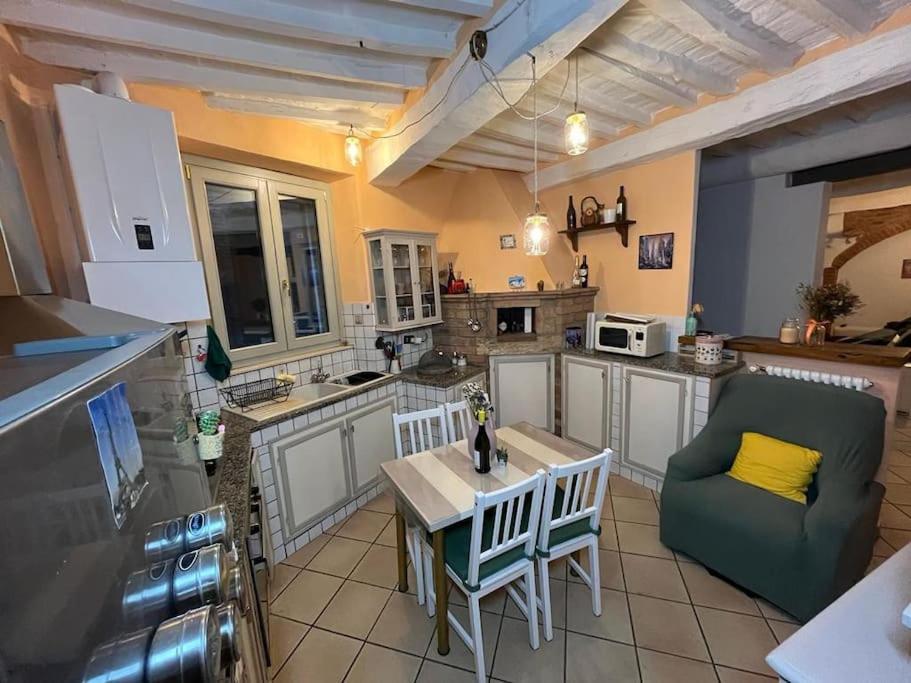 A Due Passi Da Piazza Grande Apartment Montepulciano Bagian luar foto