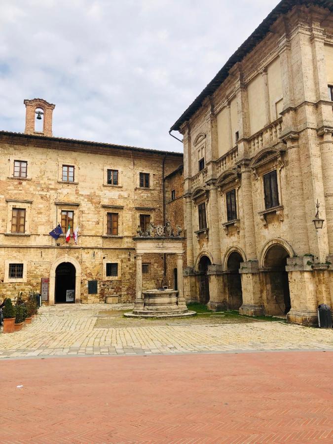 A Due Passi Da Piazza Grande Apartment Montepulciano Bagian luar foto