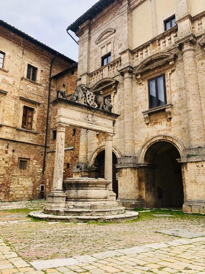A Due Passi Da Piazza Grande Apartment Montepulciano Bagian luar foto